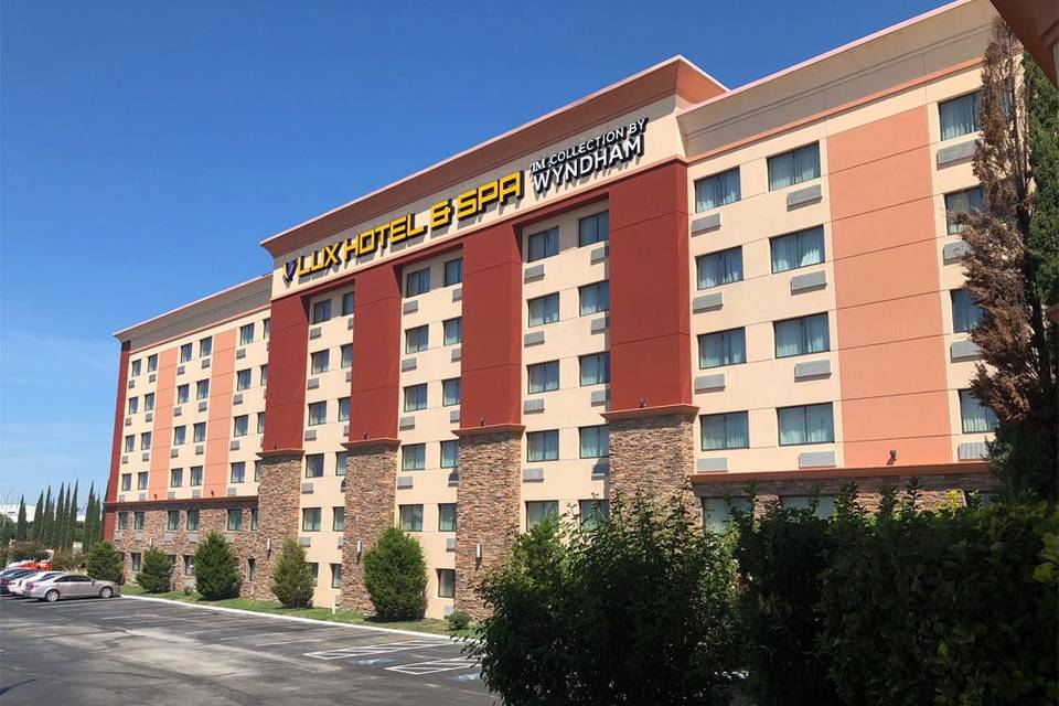 Lux Hotel and Spa by Wyndham