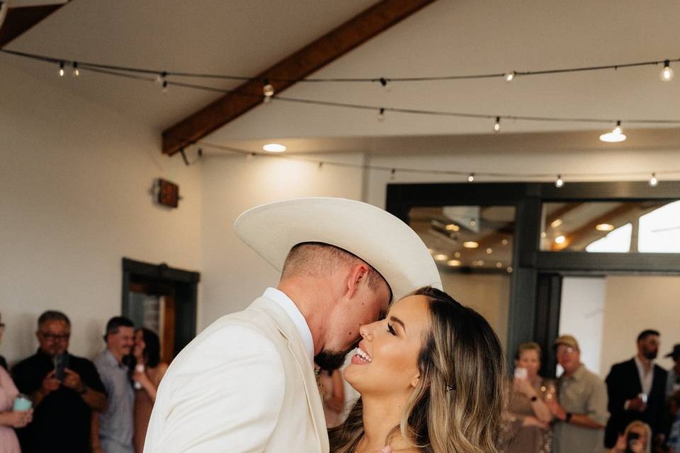 First dance as husband and wif