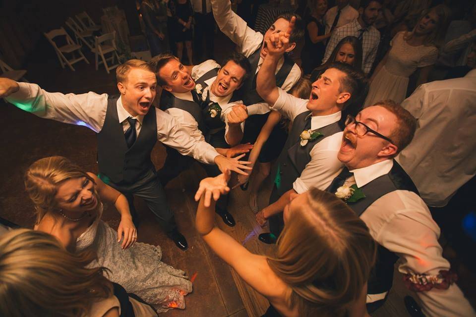 Groomsmen dancing