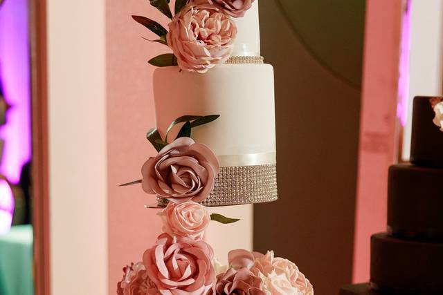 Floating cake