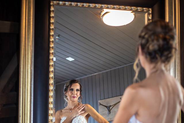 Bride Self-Admiration