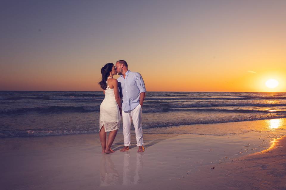 Beach wedding in Siesta Key