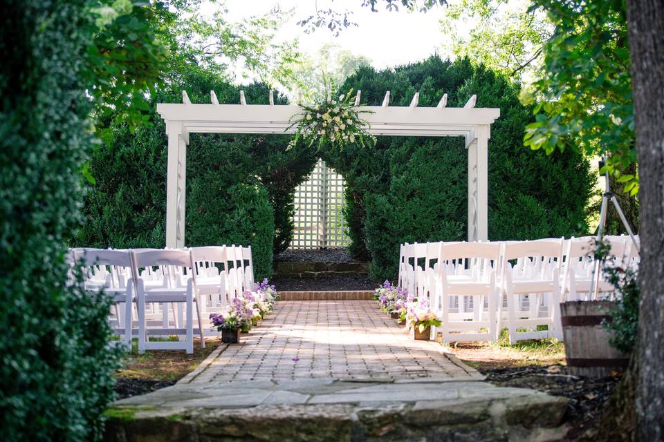 Ceremony in The Boxwood Garden - Brooke Danielle Photography