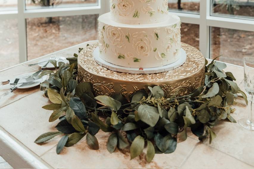 Knife painted flower cake