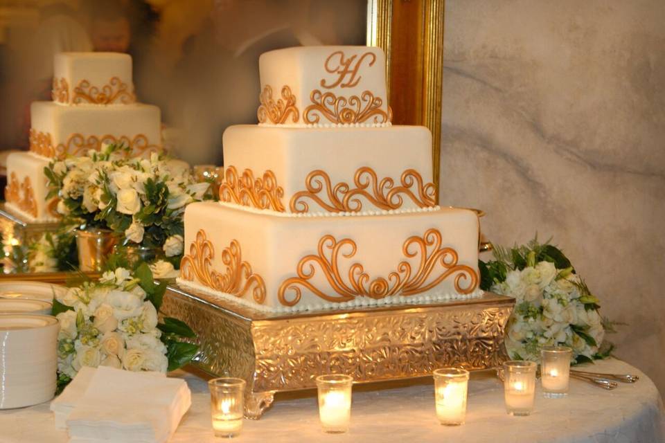 Cake with gold details