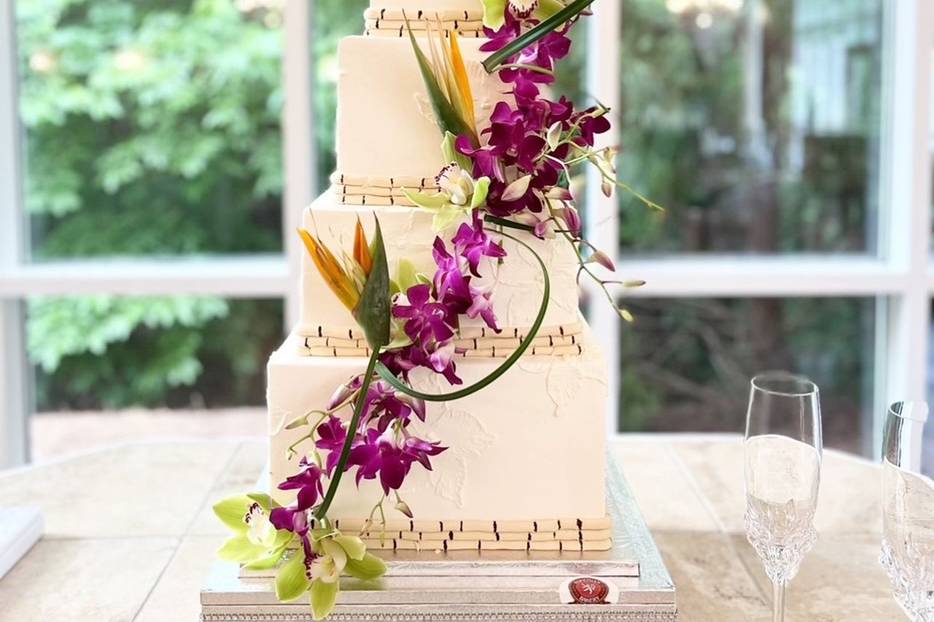 4-tiered square cake