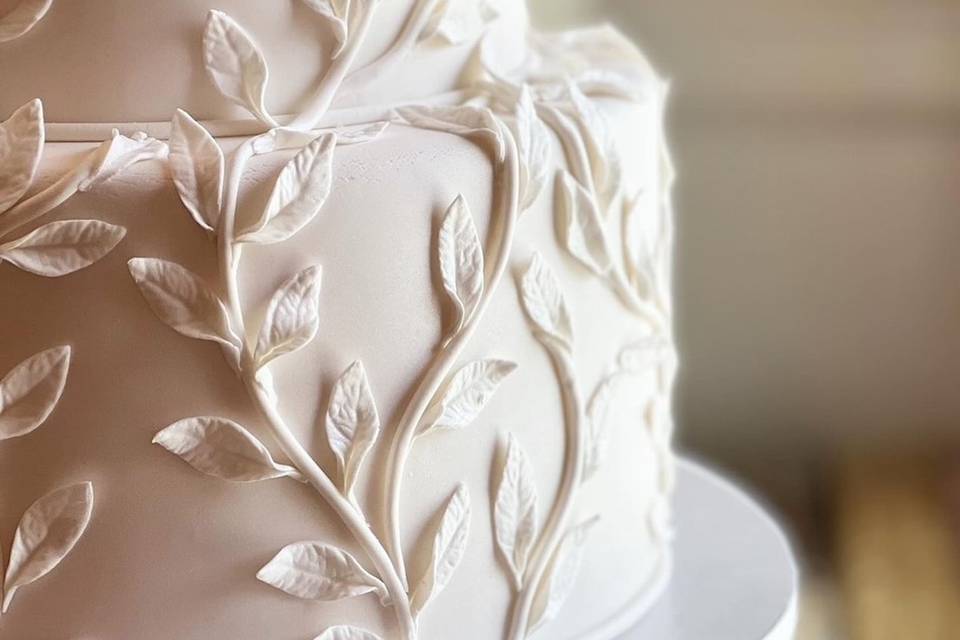Leaf wedding cake