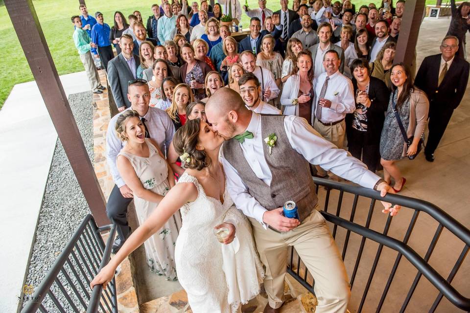 Couple with bridesmaids and groomsmen