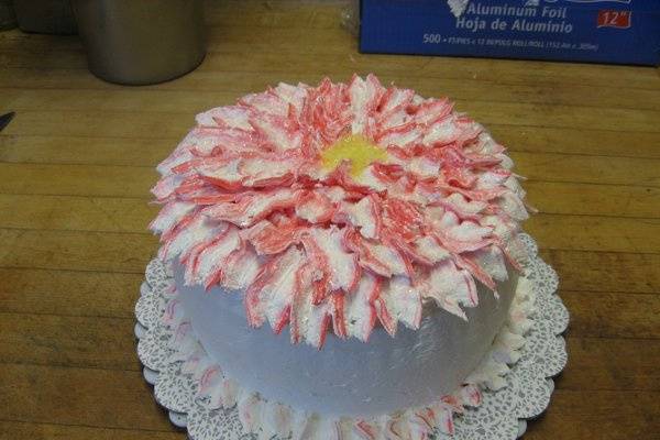white cake w/ fresh strawberries YUMMY!!!