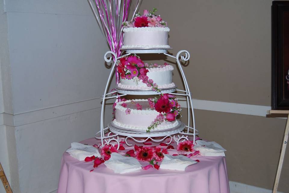coconut cake w/pineapple filling
lemon cake w/strawberry and
lemon cream filling