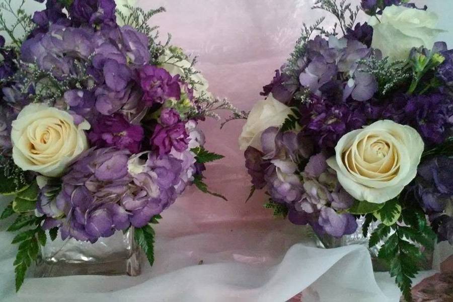 Elegant violet arrangements