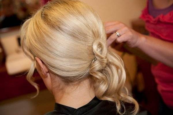 Hairpins Studio Salon