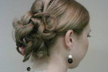 Hairpins Studio Salon