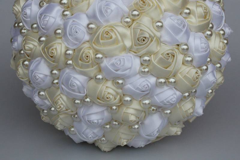 Ivory/White Silk Rose Bouquet