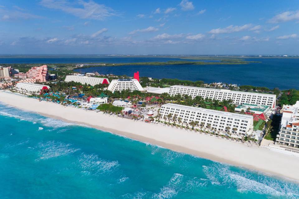 Largest resort beachfront in Cancun