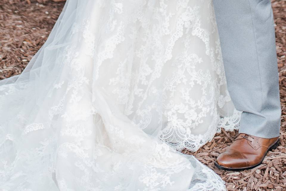 White bridal bouquet | Photo courtesy of Kathryn Ivy Photography