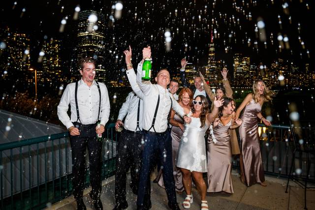Champagne spray