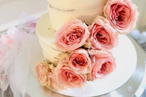 Naked Cake with roses