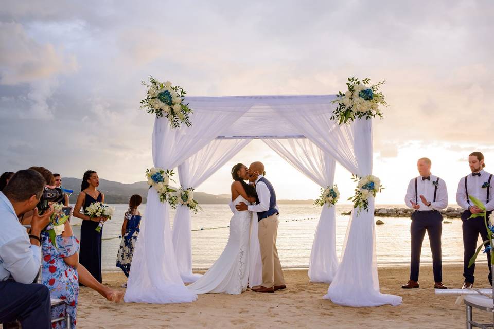 Beach Wedding @ Sunscape