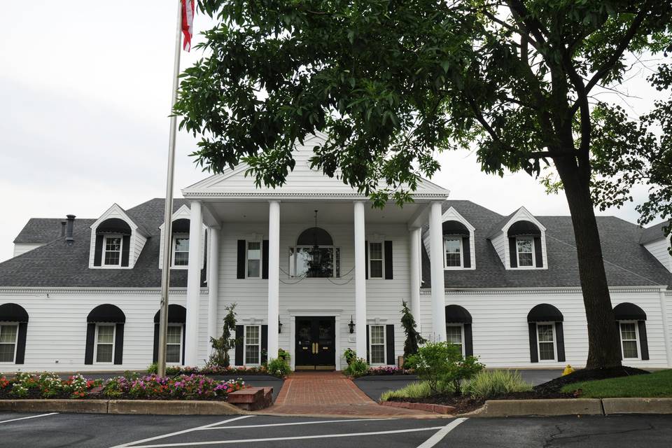 Club house entrance - Whitmoor Country Club