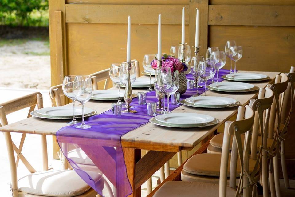 Table setting with violet cloths