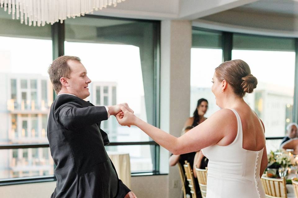 First dance caynayphoto.com