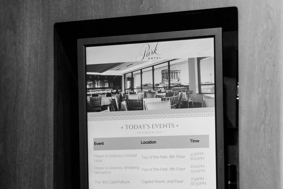 Hotel signage caynayphoto.com