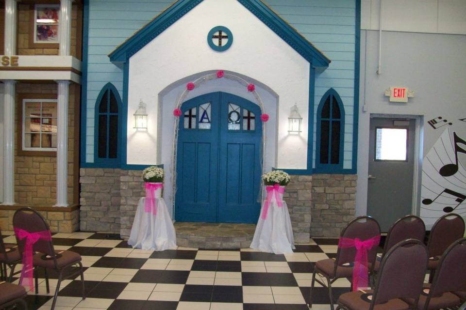 Classic Hall has a wonderul space for wedding ceremonies!