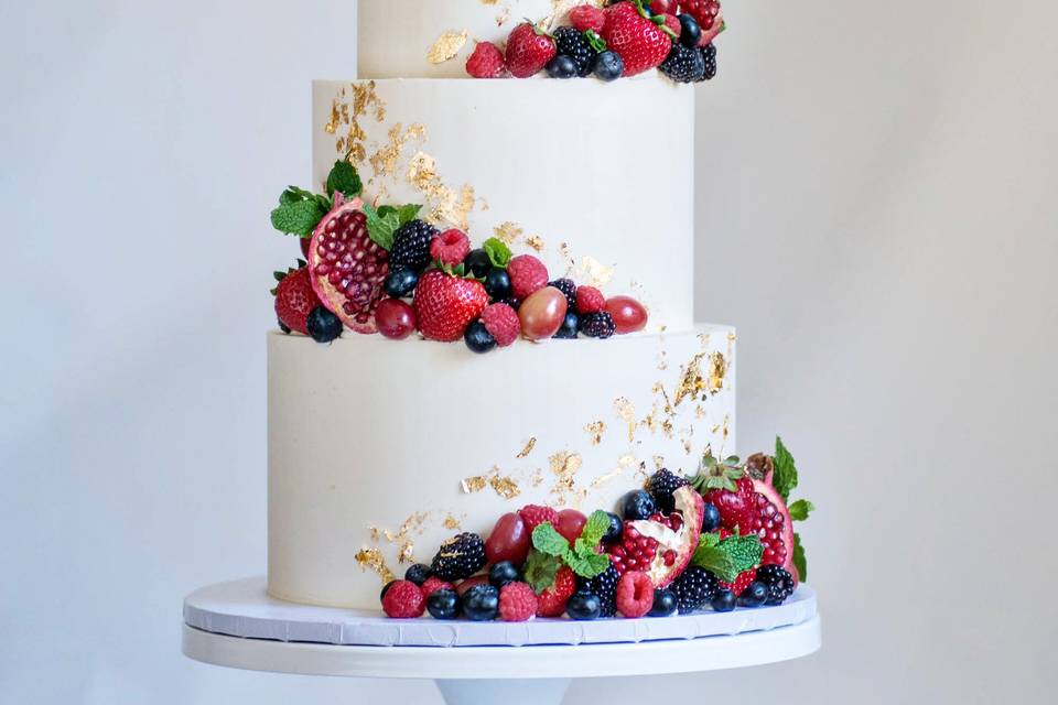 Fresh fruit cake