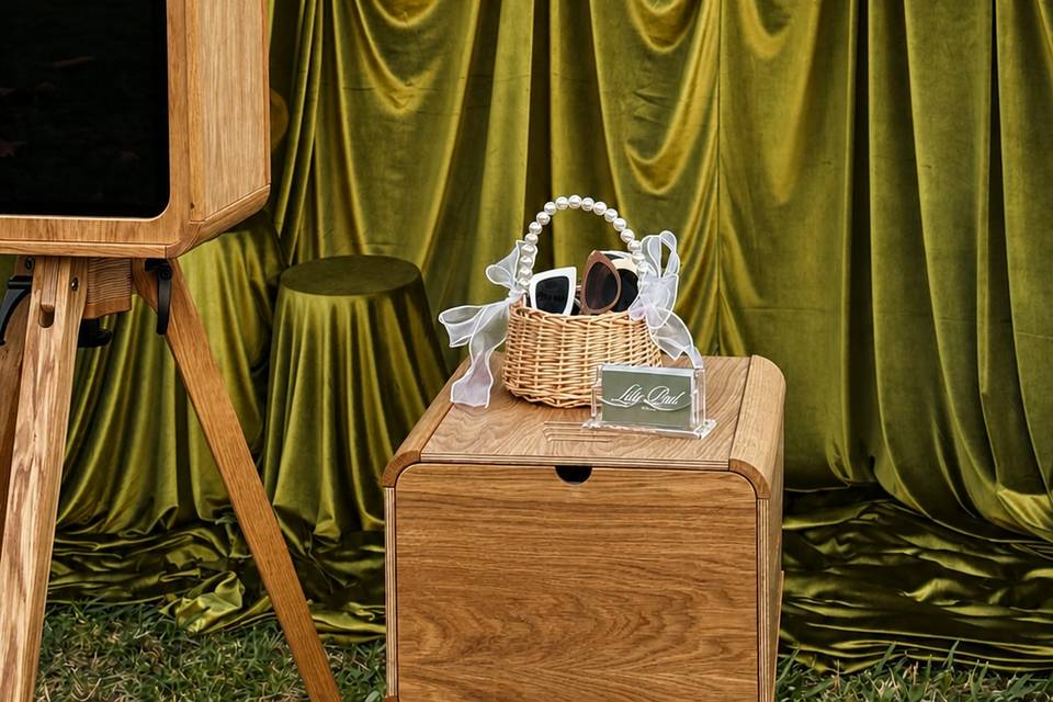 The Oak Booth