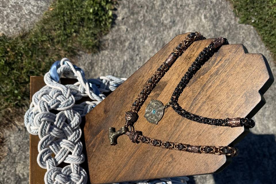 Necklace exchange and handfast