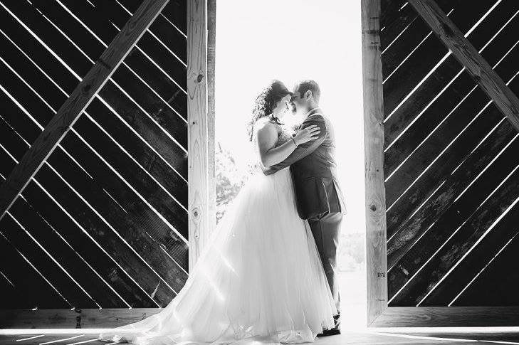 The Barn at Whippoorwill Hollow - Barn & Farm Weddings - Camden, AR ...