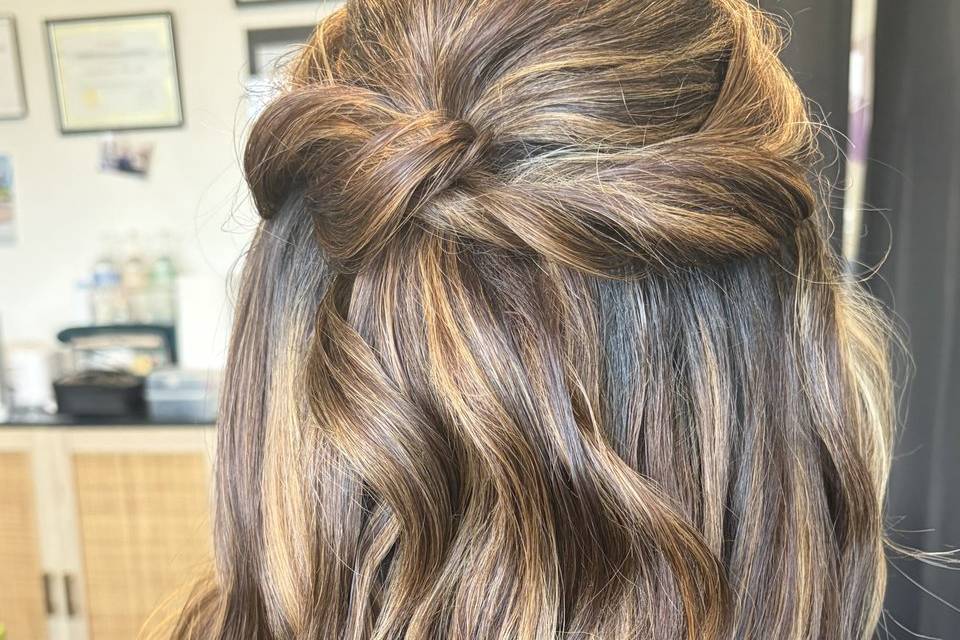 Halfup style
