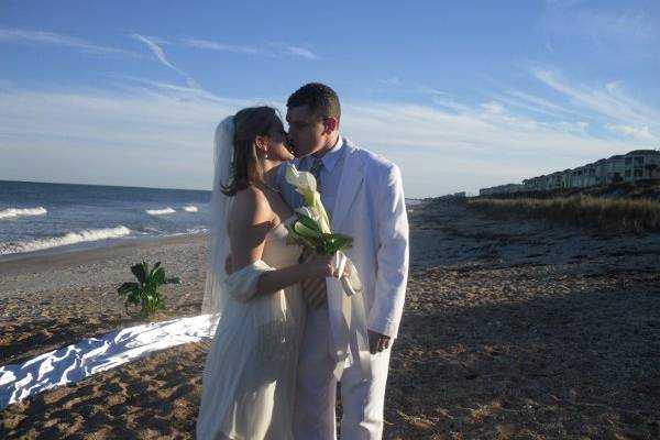 Kiss at the beach