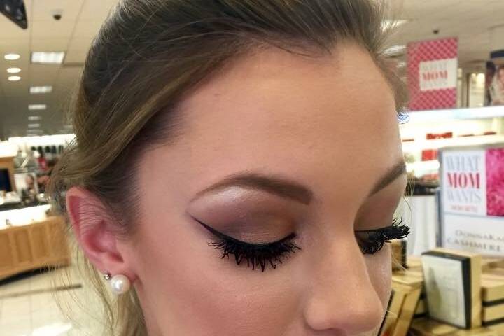 Intense wing liner!