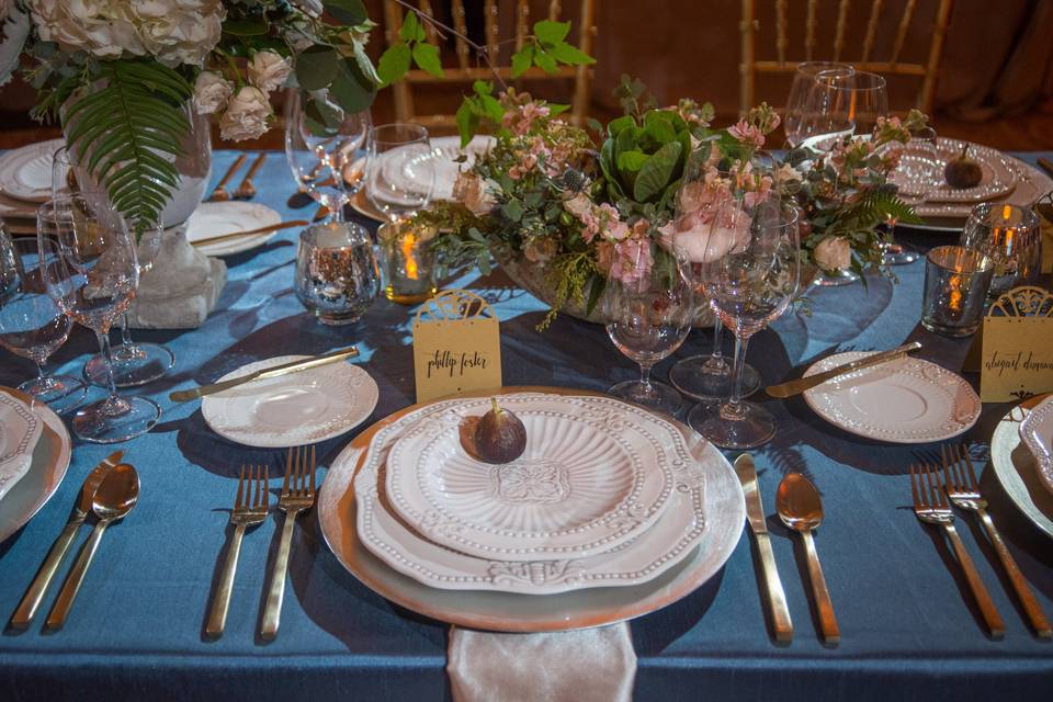 Historic Portland reception tablescape at The Benson hotel.
Photo compliments of Hoddick Photography.