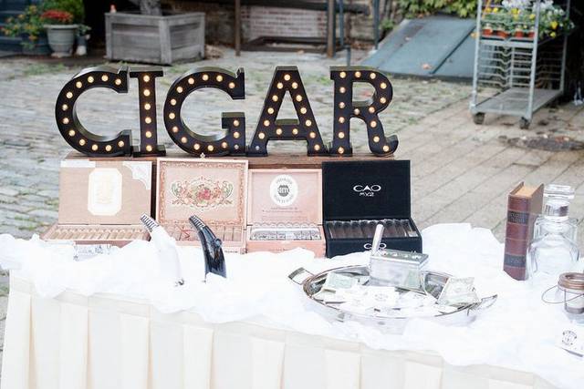 Cigar bar