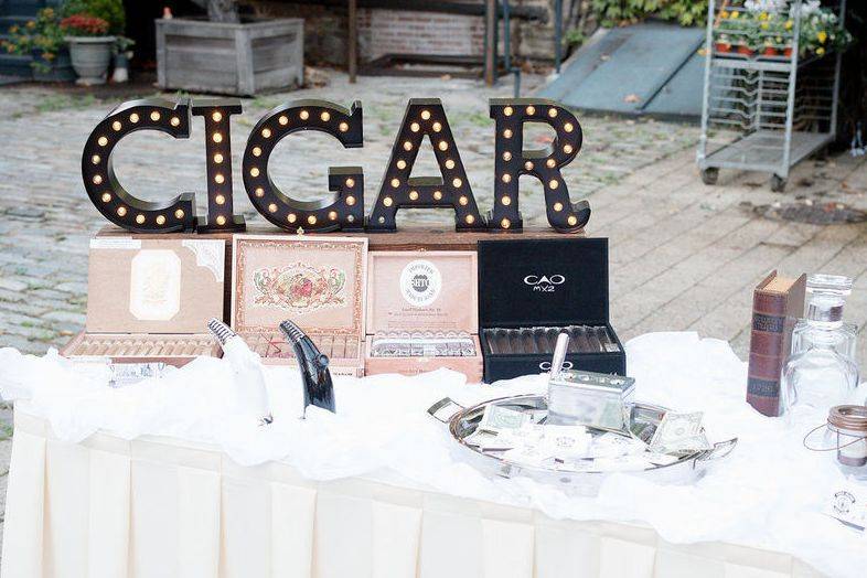 Cigar bar