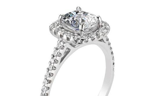 Parade square halo diamond ring