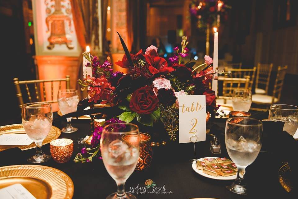 Table setting with centerpiece