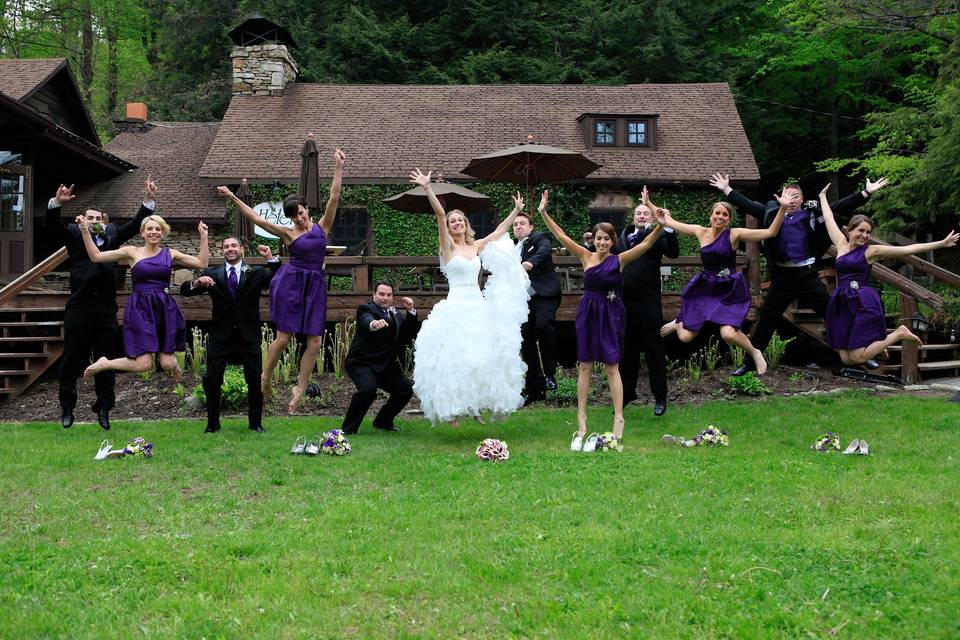 The couple with the bridesmaids and groomsmen