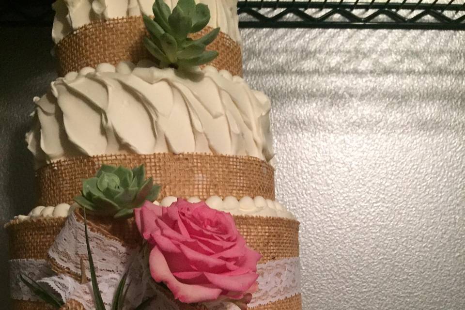 Live flowers for the Cake