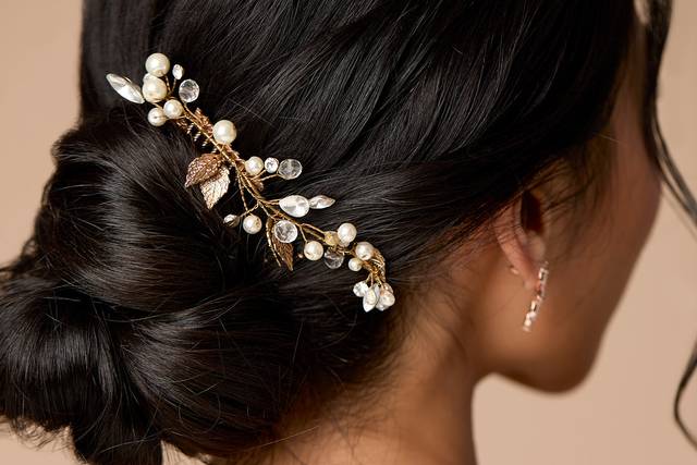 Classic low bun by Alexandra
