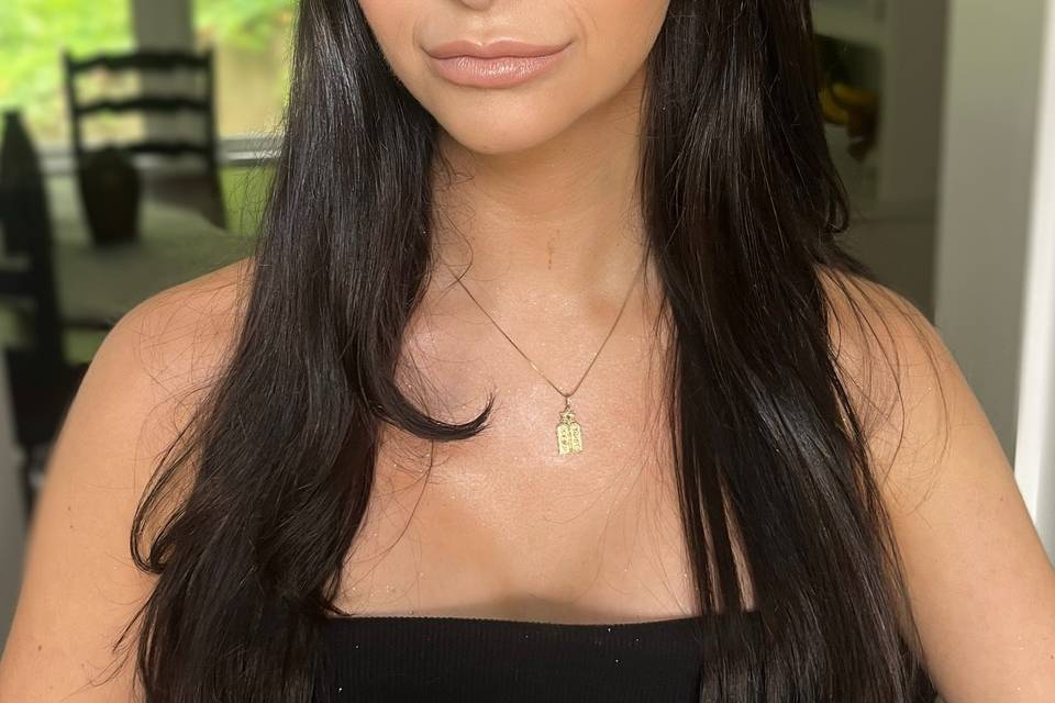 Ari’s glam