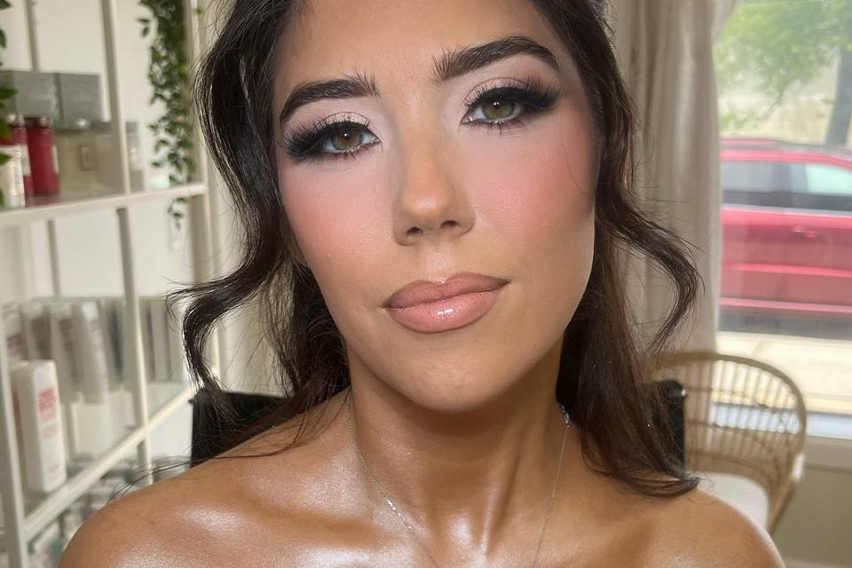 Ari’s glam