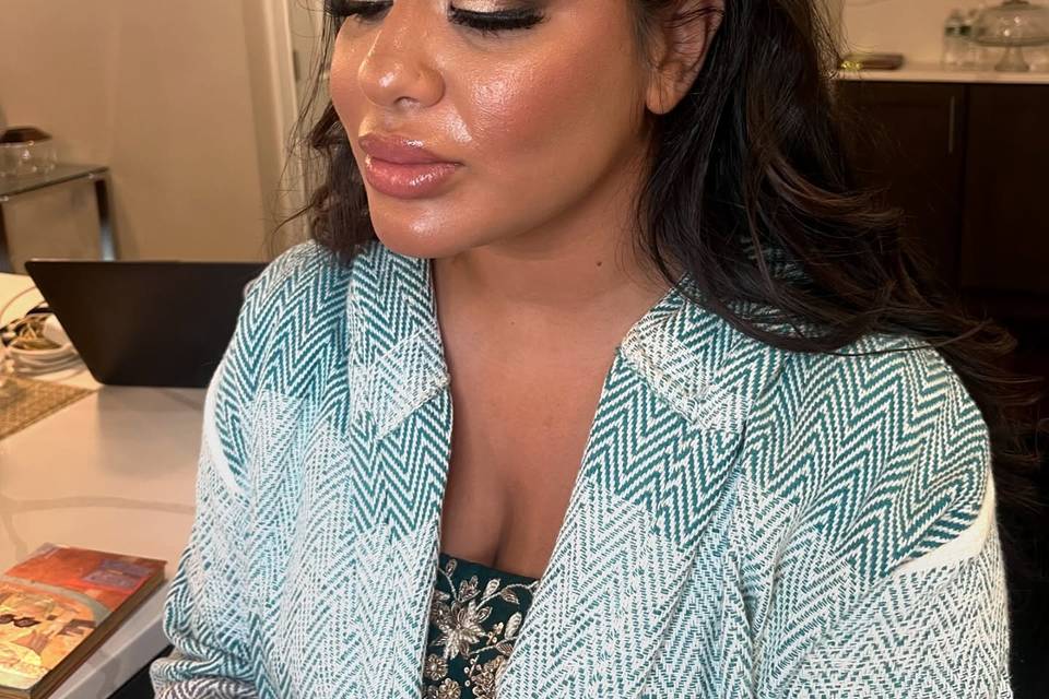 Ari’s glam