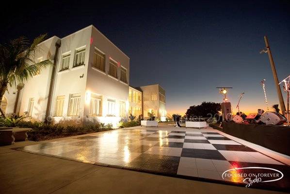 black & white dancefloor with lighting