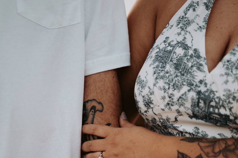 Ring + hands