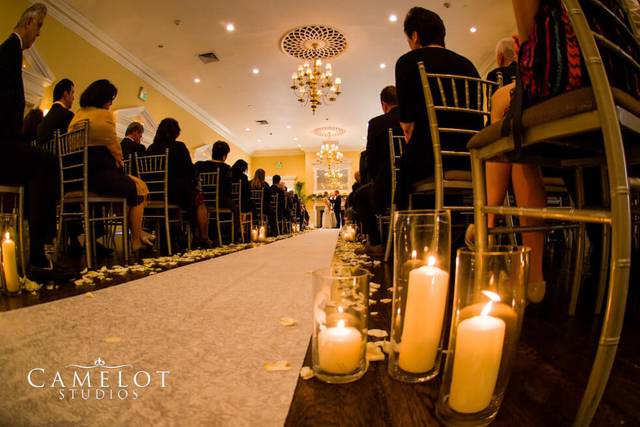 Candle lights for the wedding aisle