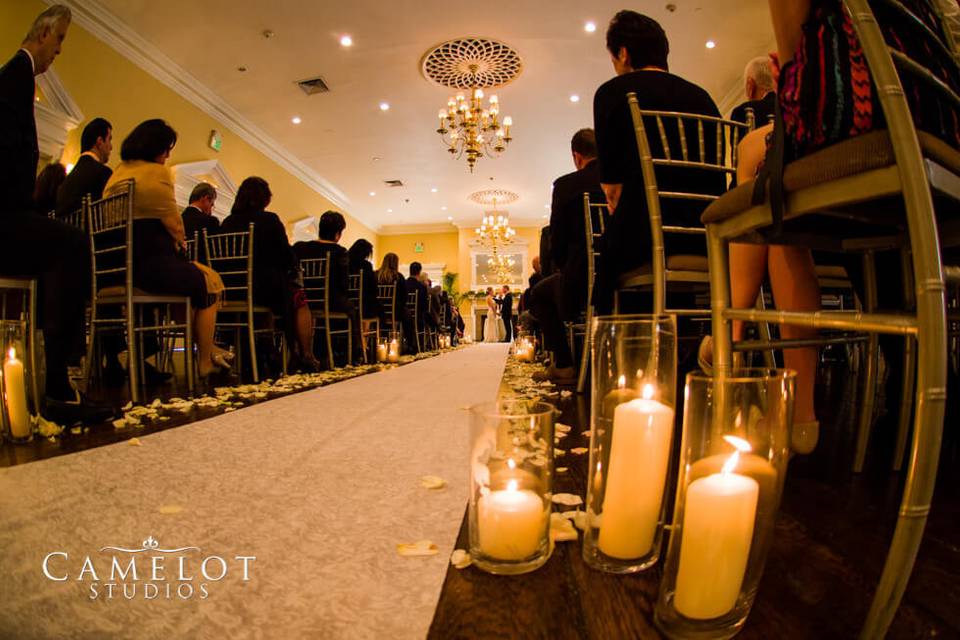 Candle lights for the wedding aisle